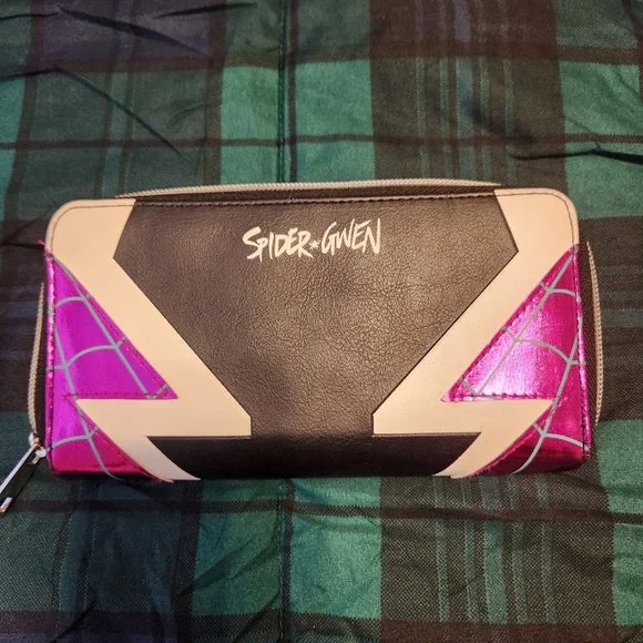 Spider Gwen Wallet NWOT - Picture 1 of 6